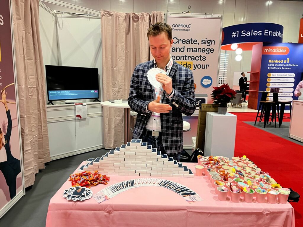 Angus Baskerville, magician, at the Oneflow stand at the Sales Innovation Expo