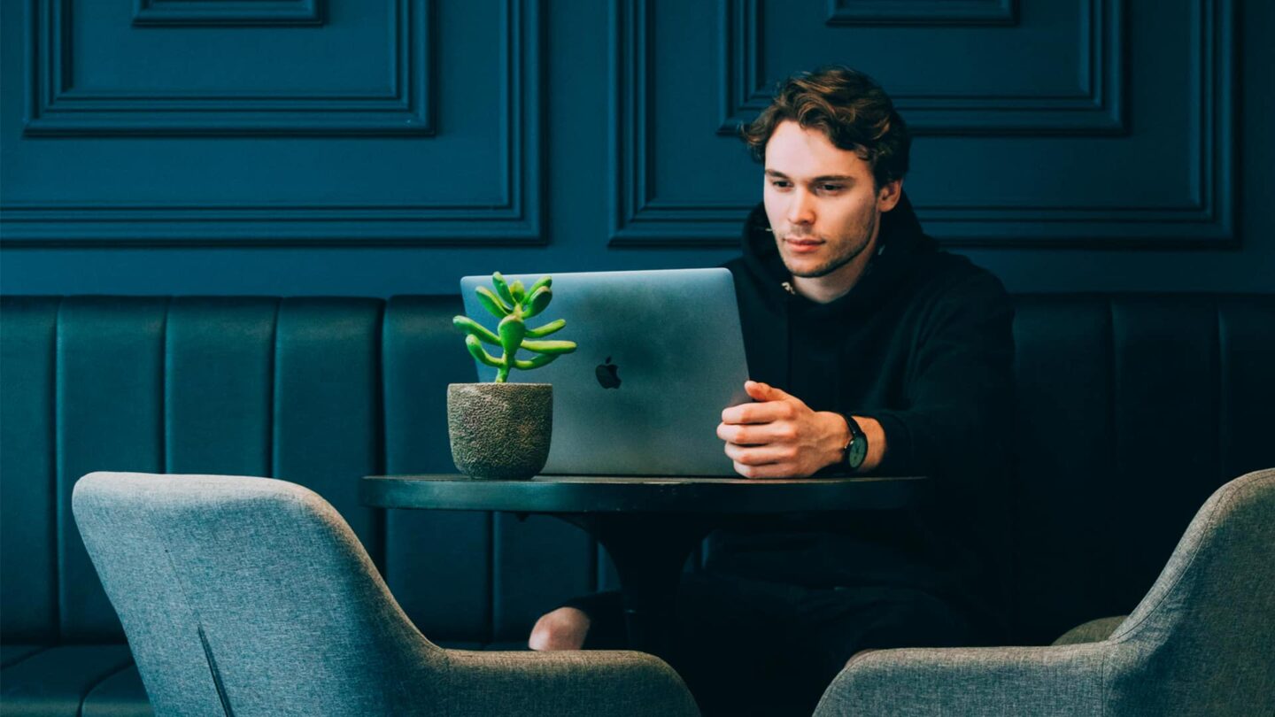 How technology helps business